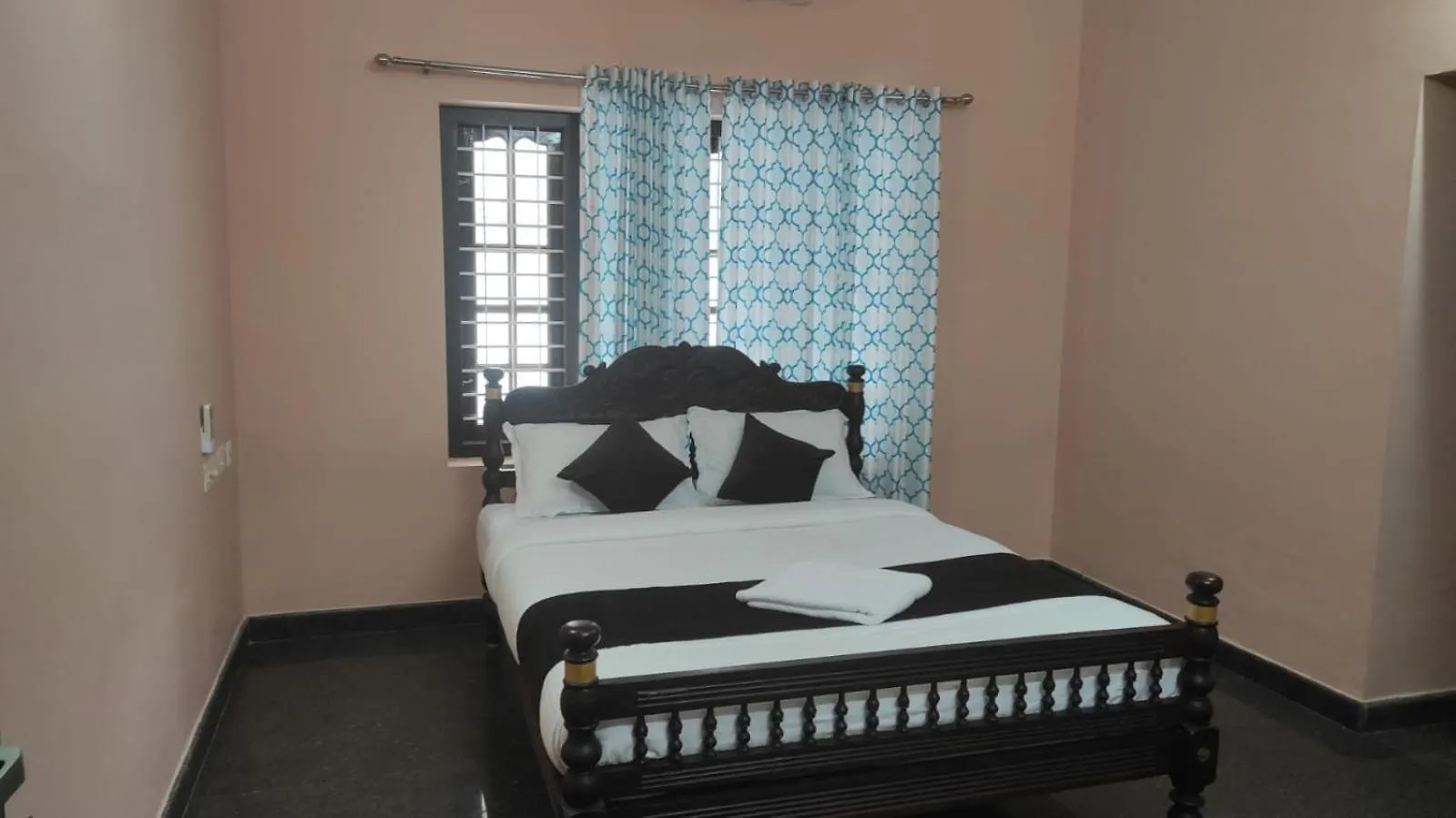 James Vallayil House Villa Alappuzha